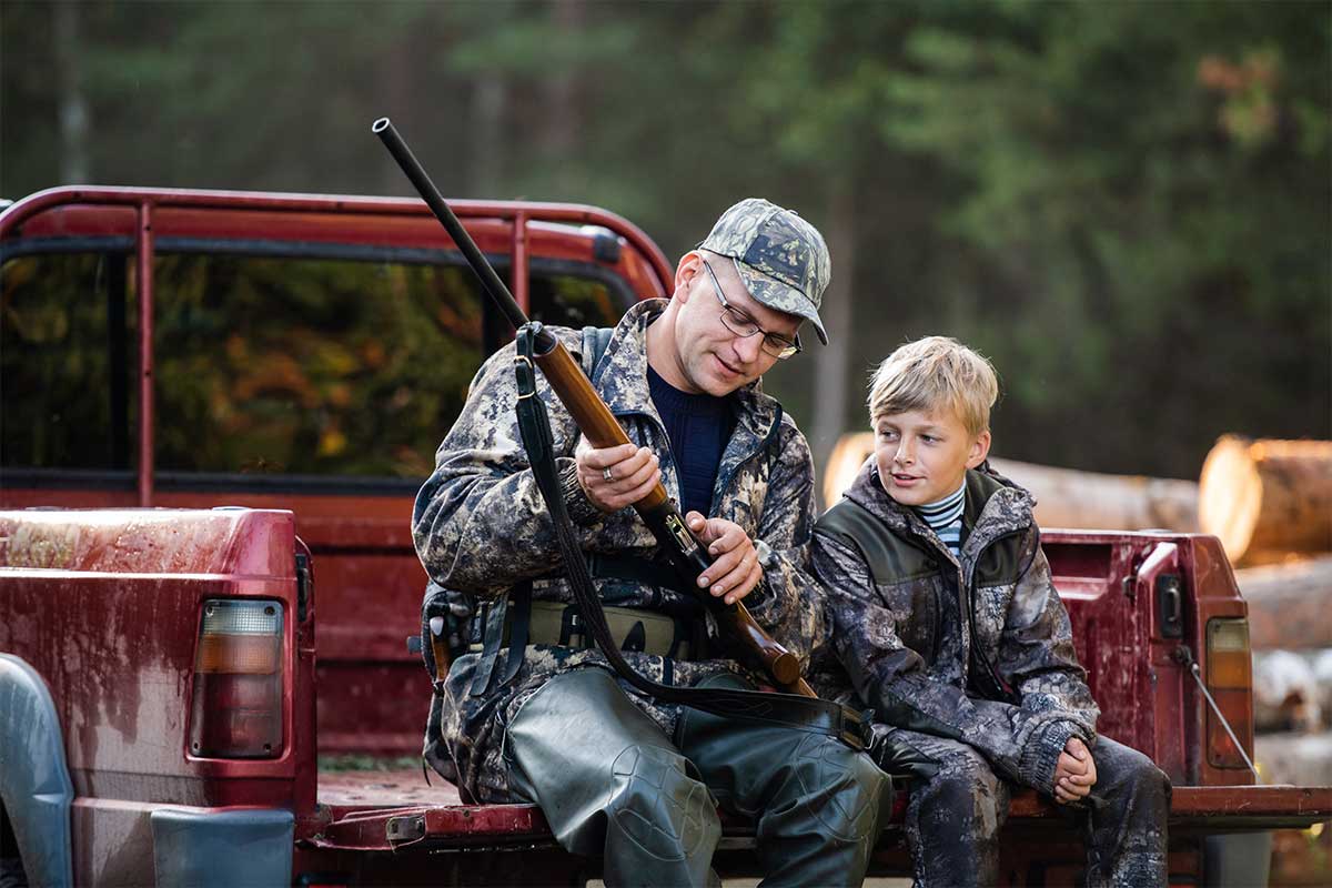 teaching-to-hunt father and son hunting